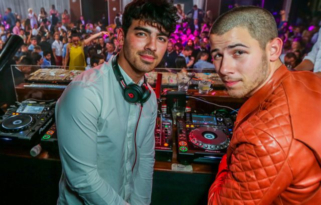 La curiosa relación entre Joe Jonas y la exnovia de su hermano Nick