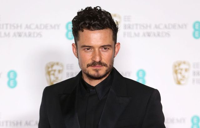Orlando Bloom impresiona a cientos de fans pero menos a sus hijos