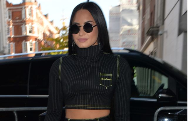 Demi Lovato se fractura el pie en medio de sus vacaciones en Indonesia
