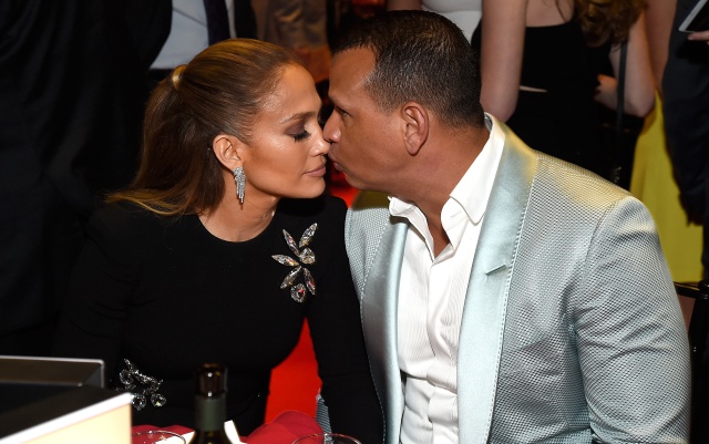Jennifer Lopez no quiere 'precipitarse' en su relación con Alex Rodriguez
