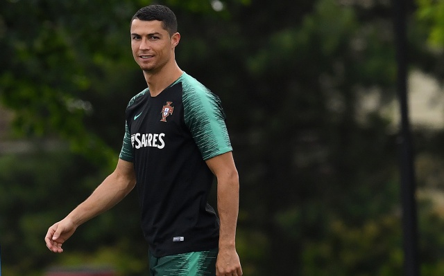 Bajó 90 kilos y aprendió a hablar inglés para conquistar a Cristiano