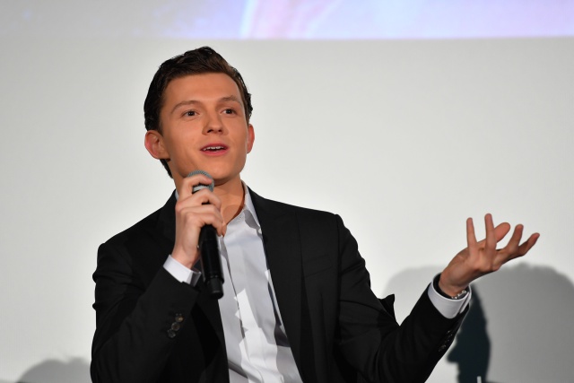 Tom Holland muestra el título de la próxima película de ‘Spider-Man’ por equivocación.