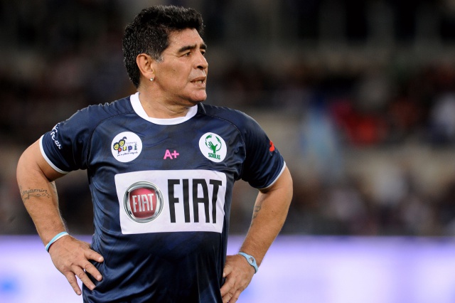 Maradona apoya a la Selección Colombia en partido contra Inglaterra.