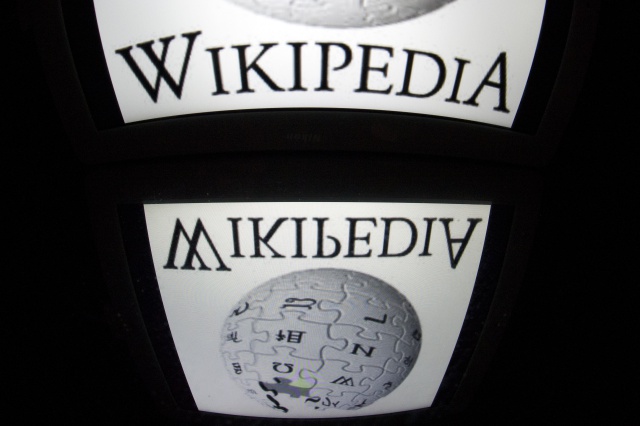 Wikipedia regresa de su bloqueo de protesta a reforma de la ley de derechos de autor.