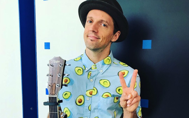 Jason Mraz estrenó su nuevo sencillo “Migth As Well Dance”