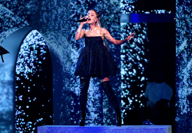 Ariana Grande y Troye Sivan presentan adelanto de ‘Dance To This.’