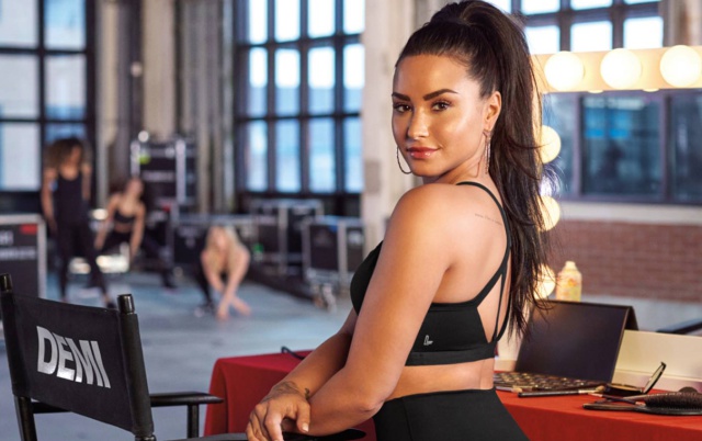 Demi Lovato abandona temporalmente la clínica de rehabilitación para tratarse en Chicago