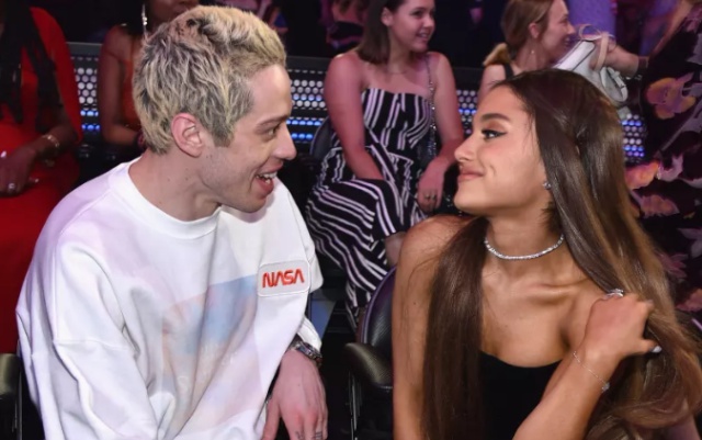 Ariana Grande se pronuncia sobre su ruptura con Pete Davidson