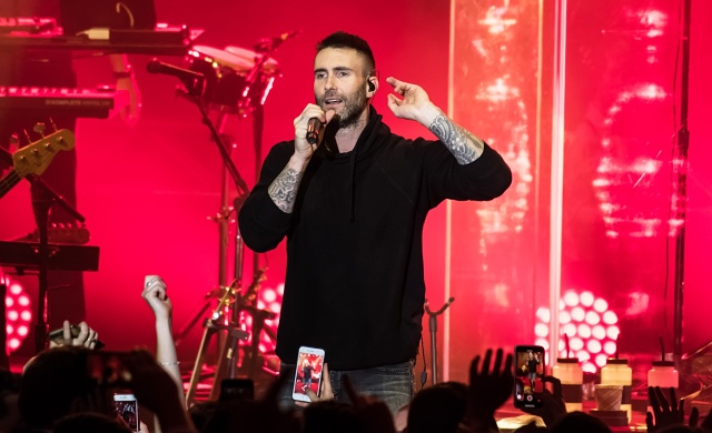 Maroon 5 sorprende con una donación benéfica de 500 mil dólares