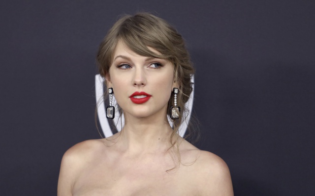 Policía arresta nuevamente a acosador de Taylor Swift