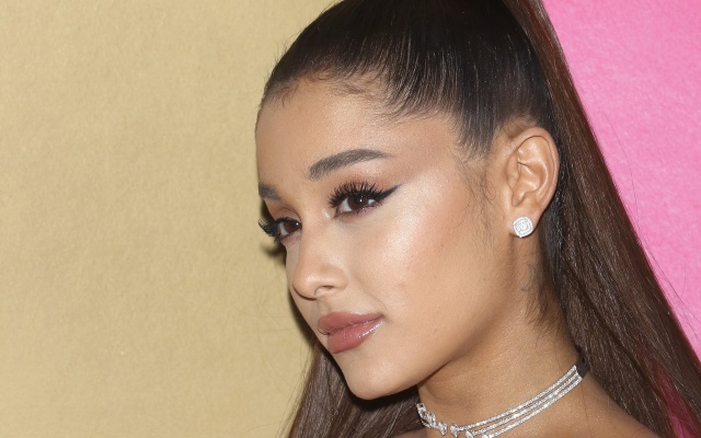 ¿Ariana Grande eliminará rastros de Pete Davidson de su cuerpo?