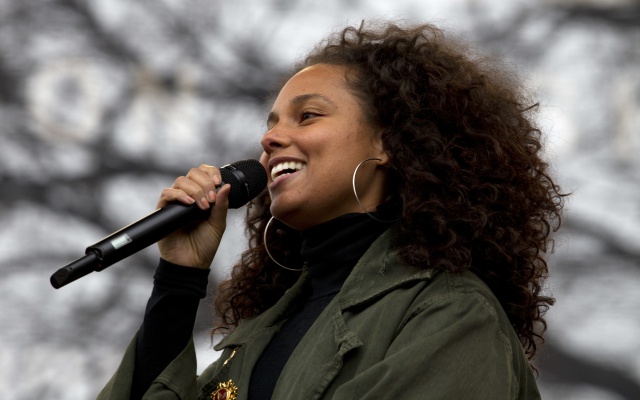 Alicia Keys canta en remix de “Calma” de Pedro Capó