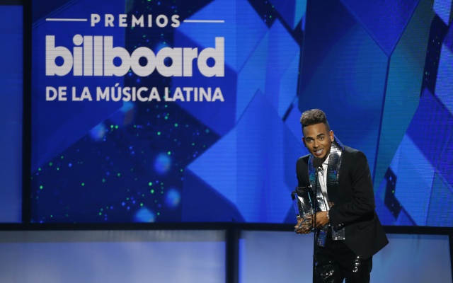 Ozuna arrasa con récord de 11 Premios Billboard