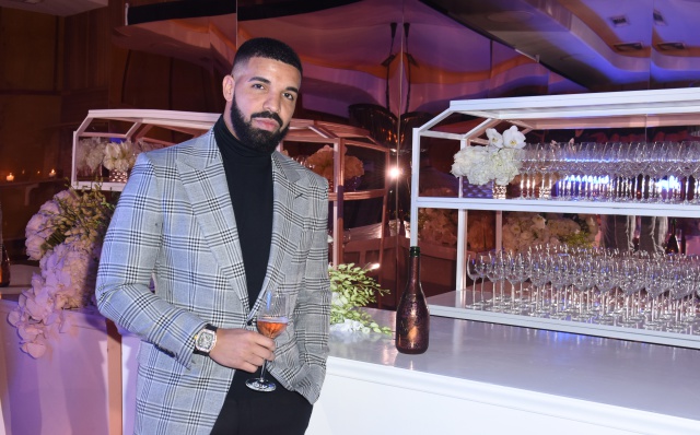 ¿Drake se hizo una liposucción?
