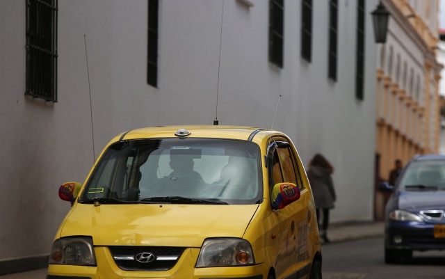 Increíble: taxista detuvo la carrera porque tenía hambre