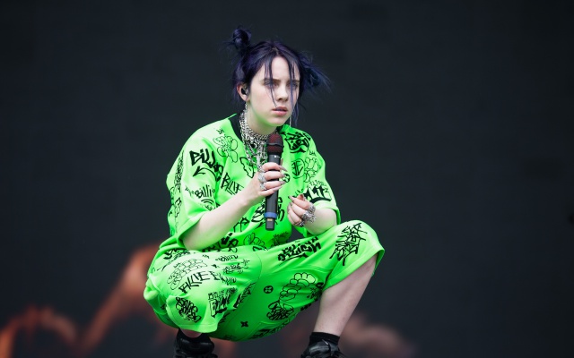 La personalidad de Billie Eilish 'cambia' en función de su atuendo