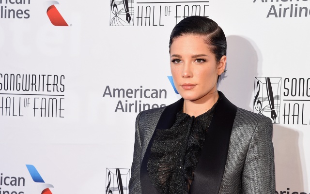 Halsey habla de sus ingresos 'secretos' en hospitales psiquiátricos