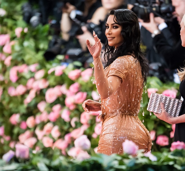 ¿Kim Kardashian se quitó una costilla para lograr su figura?