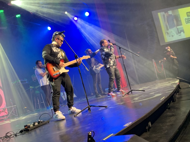 Los de Adentro y Katamaran le pusieron toda la actitud a #LOS40Básico