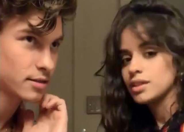 El beso de Camila Cabello y Shawn Mendes que todo el mundo estaba esperando