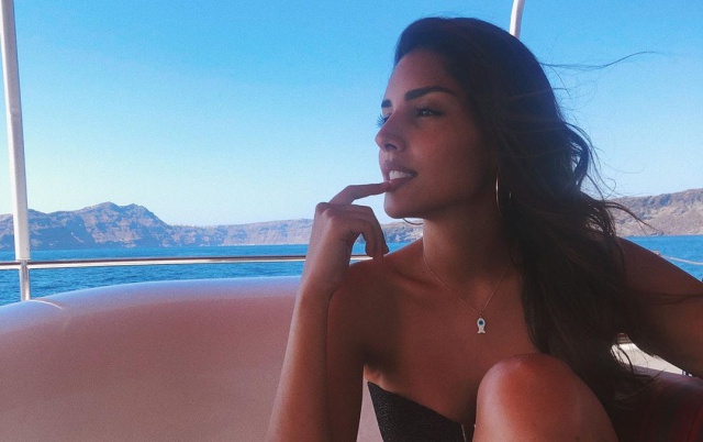Ex señorita Colombia enamora con fotos en ropa interior