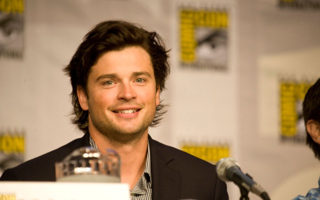 Tom Welling regresa para interpretar a Superman