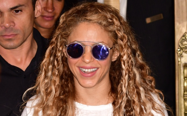 Shakira estrena peinado para el rodaje de su nueva película