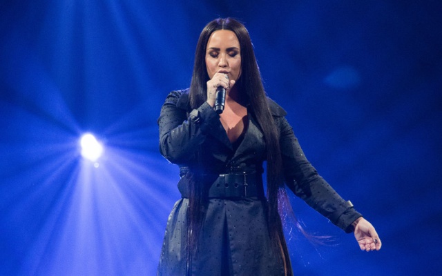 Demi Lovato estrena tatuaje en honor a su amigo fallecido