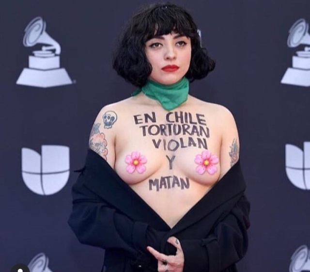 Instagram censura el hashtag del desnudo de Mon Laferte en los Grammy latinos