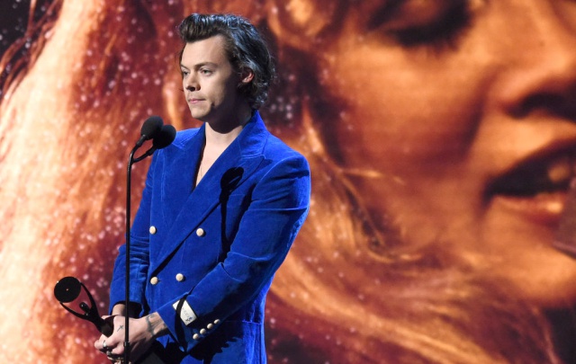 Harry Styles solo empezó a experimentar con las drogas tras su salida de One Direction
