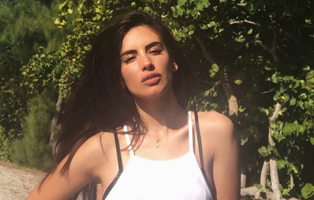 Jessica Cediel presenta a su novio en topless
