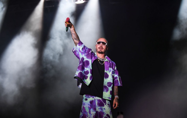 J Balvin estrena 'Morado' tras el éxito de 'Blanco'