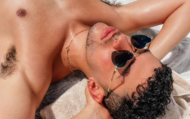 Bad Bunny le ofreció $5 mil dolares a una seguidora por un cuadro
