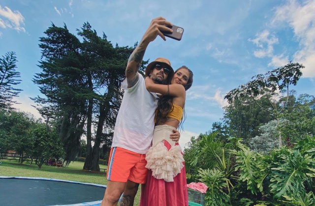 Mike Bahía se enoja con Greeicy por hacerle una broma