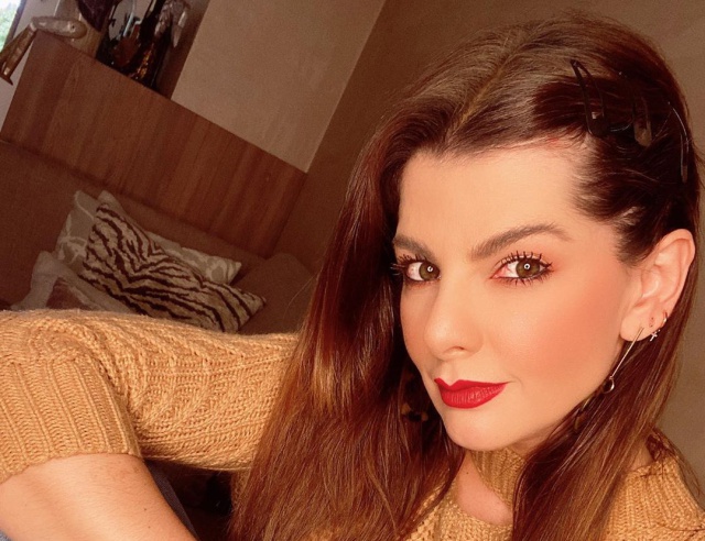 De tal palo, tal astilla: Carolina Cruz publica sensual foto de su mamá en bikini