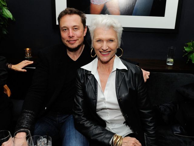 Mamá de Elon Musk comparte foto del empresario cuando era niño
