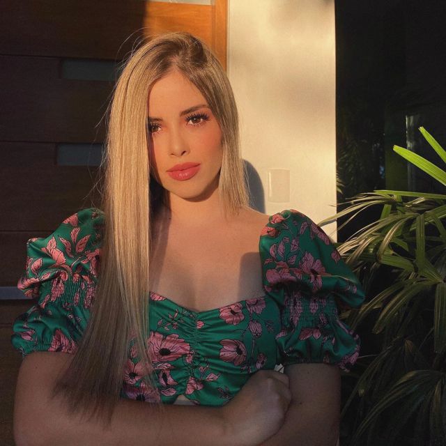 La hermosa joven que Christian Nodal dejó por Belinda