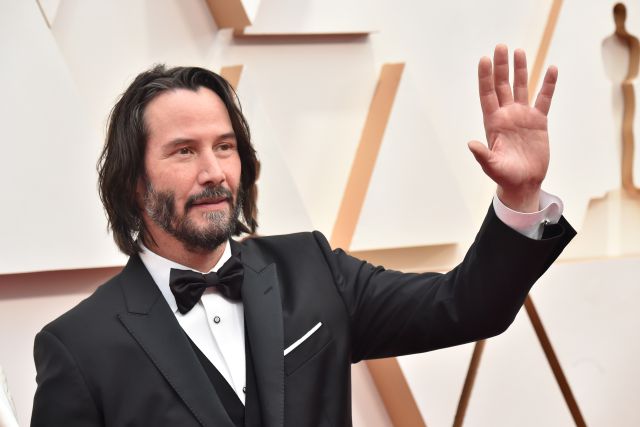 Keanu Reeves vuelve a enamorar a todos con tierna foto con su novia