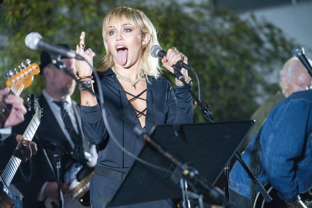 Miley Cyrus reveló la lista de canciones de su nuevo álbum "Plastic Hearts"