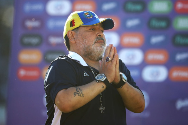 Filtran fotos del cuerpo de Maradona con personas de la funeraria donde fue llevado