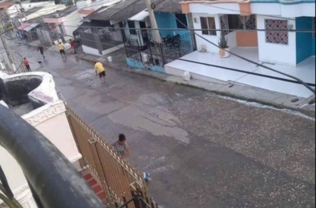 Delincuentes abusan sexualmente de una mujer que no tenía nada para robarle