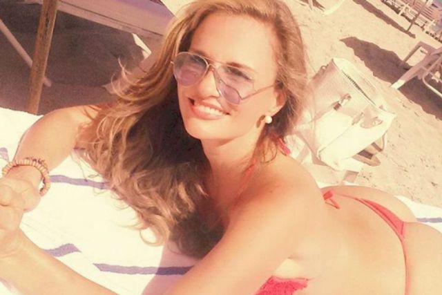 Aura Cristina Geithner despidió el año con ajustados y transparentes vestidos