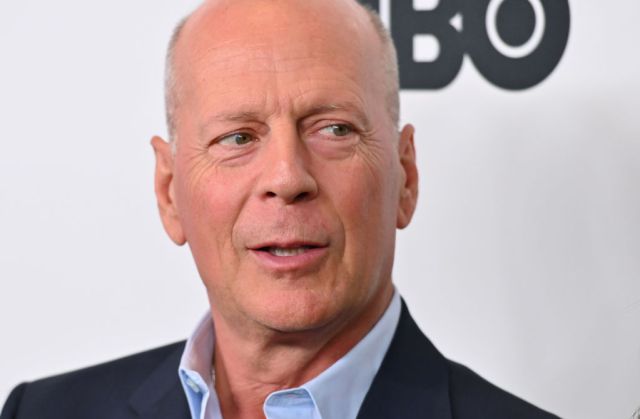 Bruce Willis se niega a usar tapabocas y lo echan de una farmacia