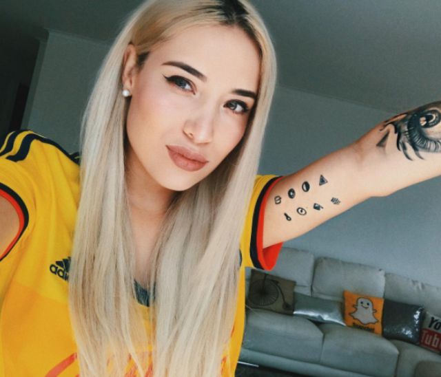 Luisa Fernanda W explica qué significa su tatuaje que dice ‘Lega’