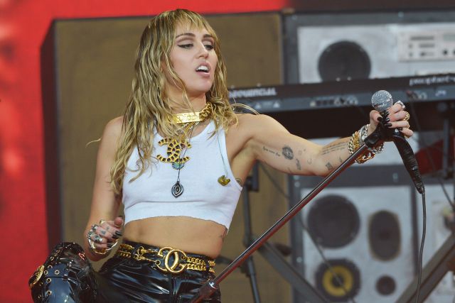 Miley Cyrus revela por qué prefiere tener sexo con mujeres en vez de hombres