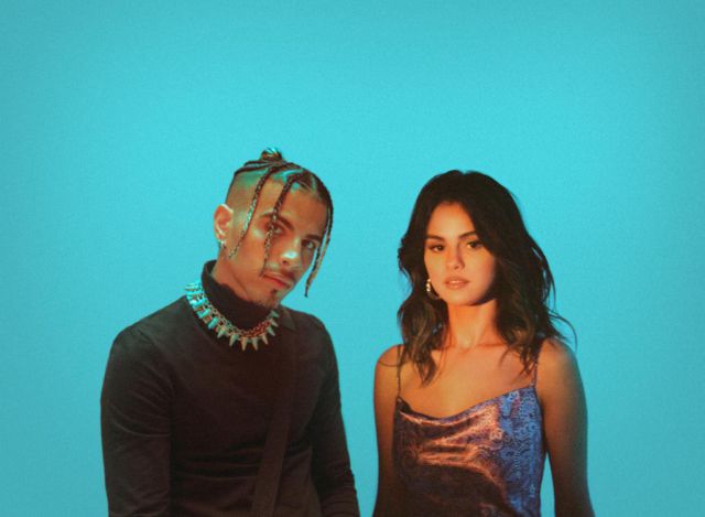 Selena Gomez y Rauw Alejandro lanzan ‘Baila Conmigo’ con video oficial
