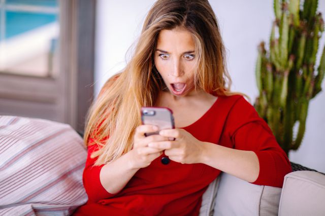 Mujer irá a prisión por revisar el celular de su esposo sin permiso