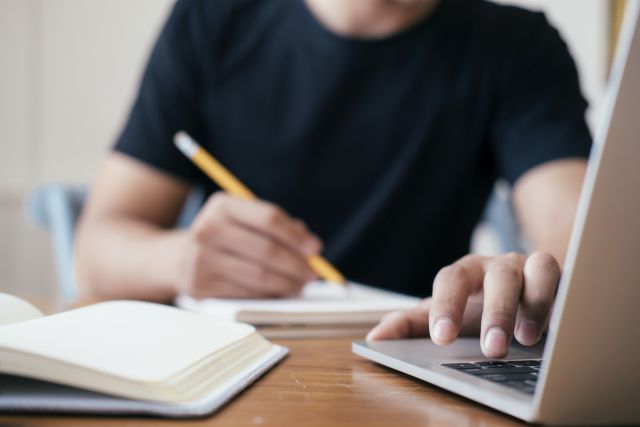 Platzi busca personas que quieran estudiar para pagarles hasta 40 mil dólares por hacerlo