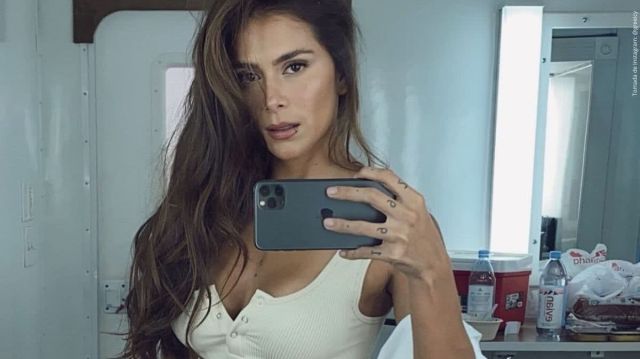 ¡Mamacita! Greeicy Rendón se hace un atrevido tatuaje en las nalgas