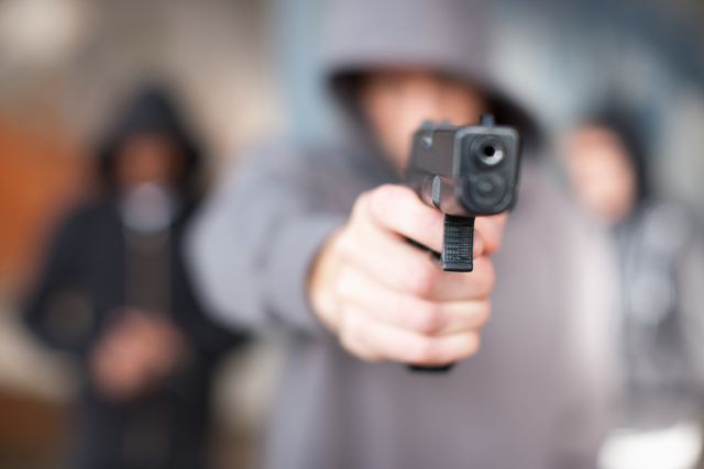 “Él solo roba, no le hace daño a nadie”: Familia de ladrón atrapado lo defiende